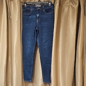 Levi's 720 High Rise Super Skinny Jean